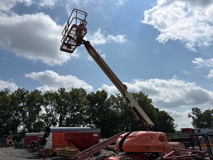 2002-jlg-400s-image-1
