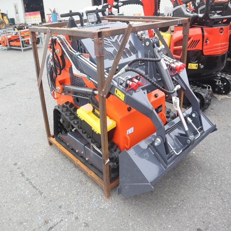 TPM T460 Pro Stand On Skid Steer Loader