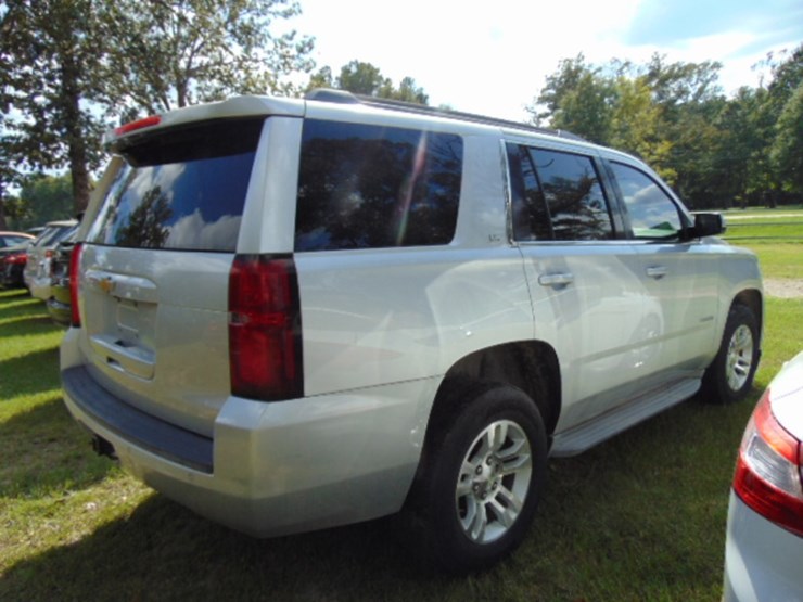 2014-chevrolet-tahoe-image-2