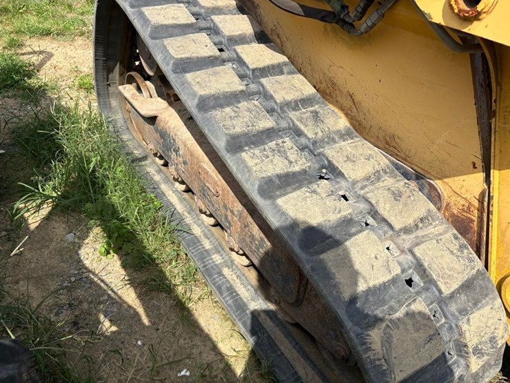 deere-ct332-image-11