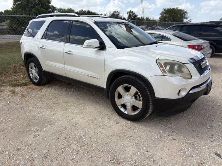 2008-gmc-acadia-image-4