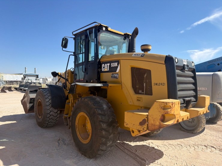 2012-caterpillar-938k-image-11