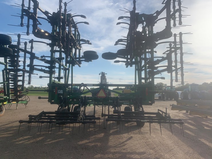 john-deere-1650-image-5