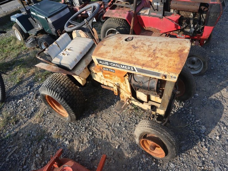 allis-chalmers-big-10-lawn-&-garden-tractor-image-1