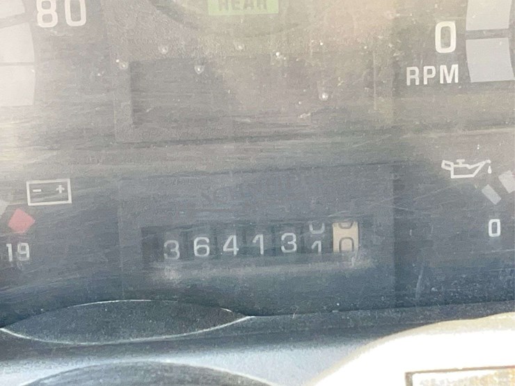 2002-chevrolet-c7500-single-axle-grain-truck-image-66