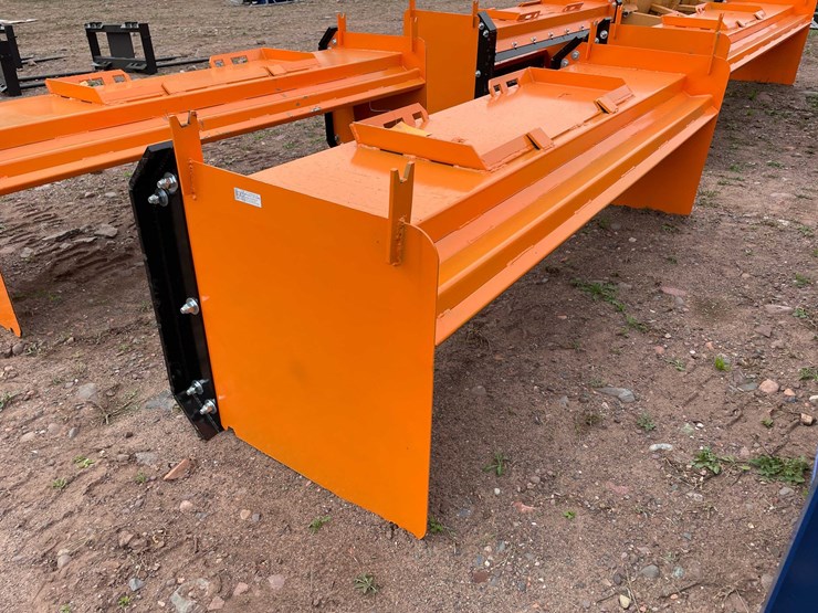 #5117-•-8'-snow-pusher-with-steel-blades-v2023-image-1