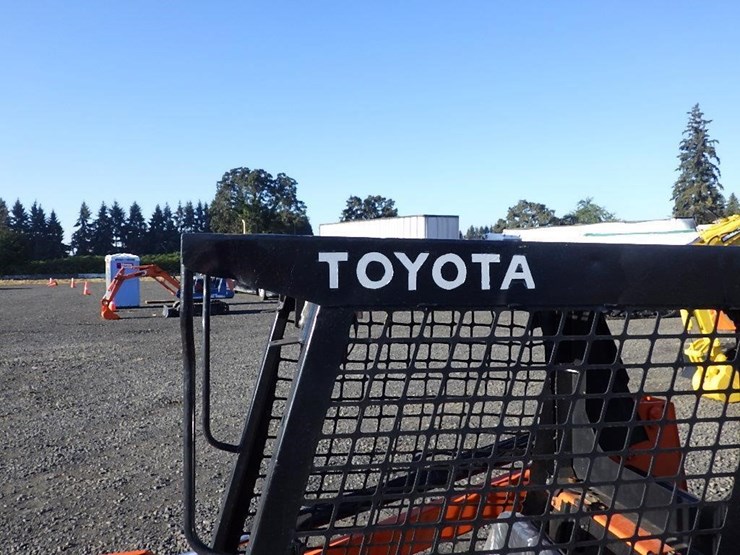 toyota-3sdk-skid-steer-loader-image-10