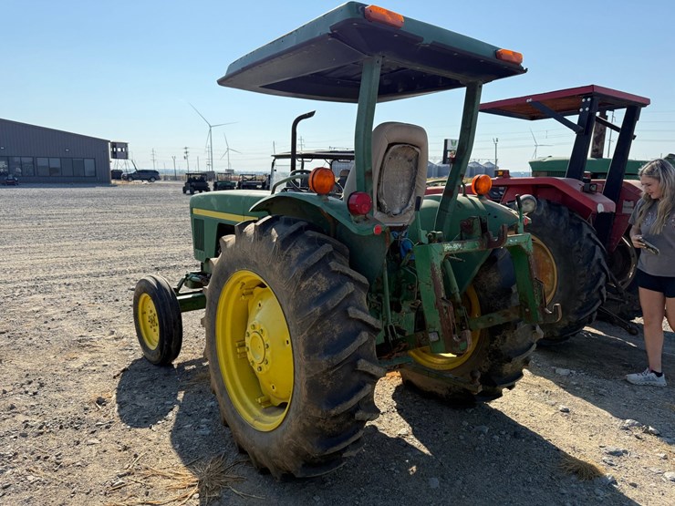 john-deere-1050-image-4
