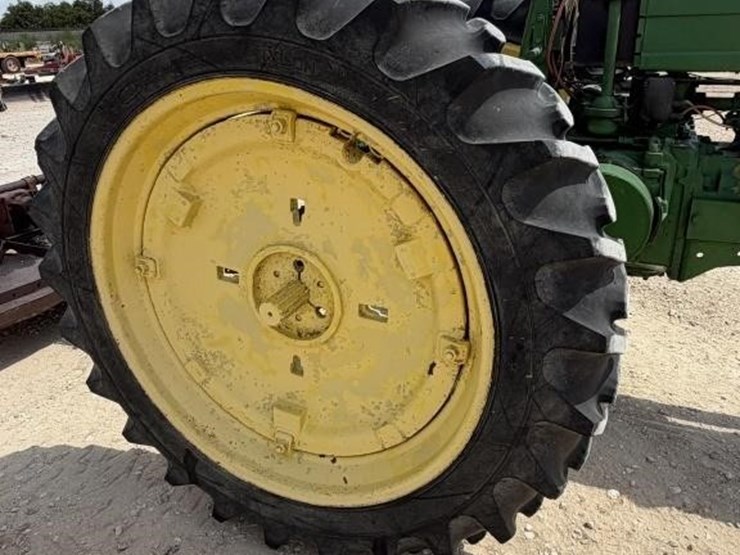 john-deere-model-b-image-6