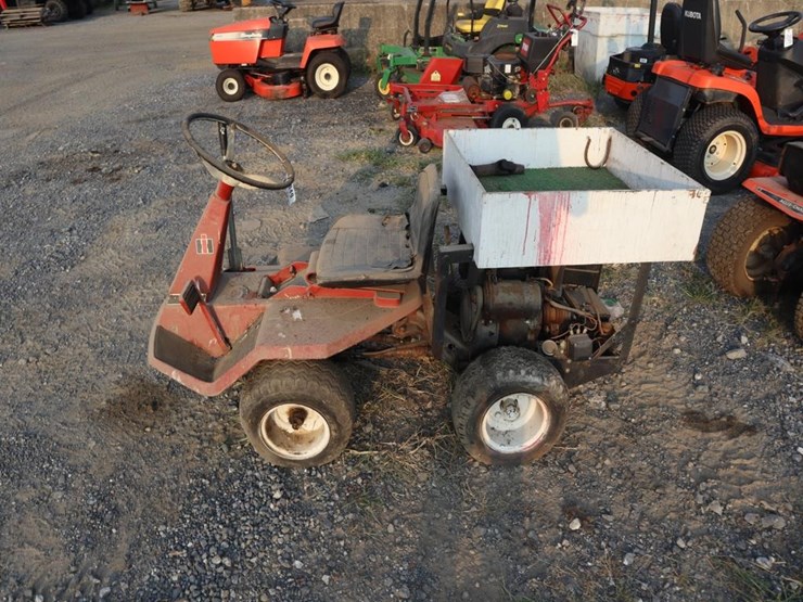 international-ek10-riding-tractor-image-5