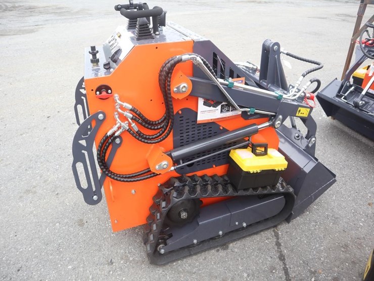 tpm-t460-pro-stand-on-skid-steer-loader-image-7