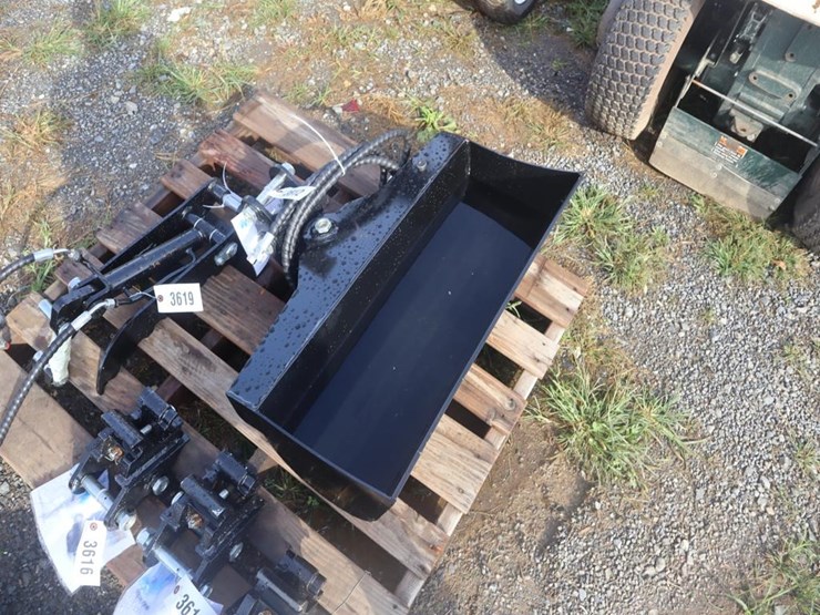 tpm-32"-hydraulic-tilt-bucket-image-1