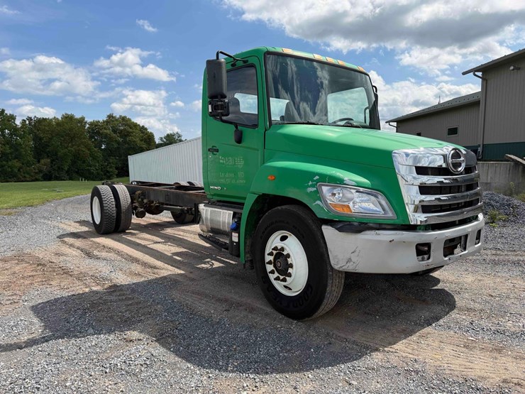 2016-hino-338-image-6