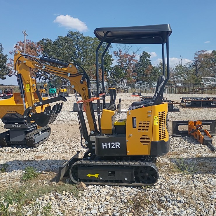 #26902 • 2026 CFG H12R Mini Excavator