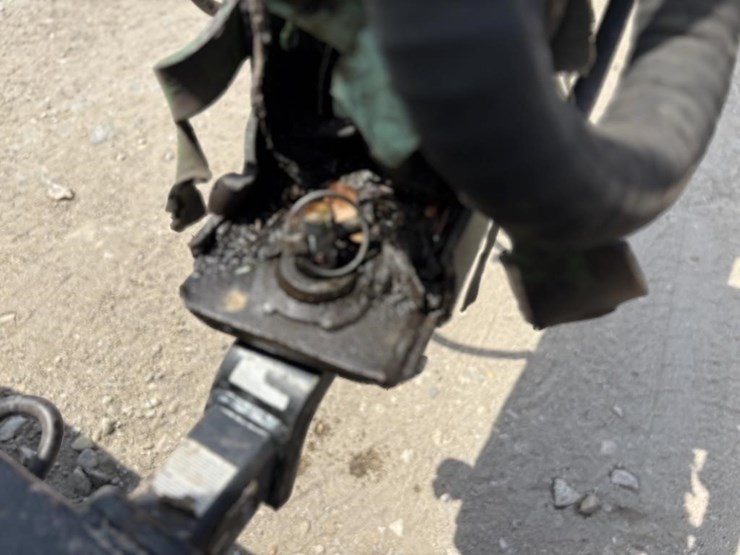 john-deere-300-image-14