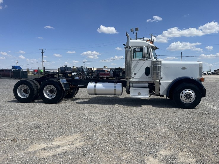 1998-peterbilt-379-image-4
