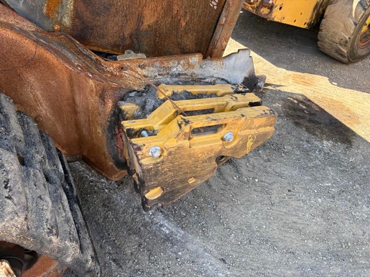 2025-deere-333g-image-5