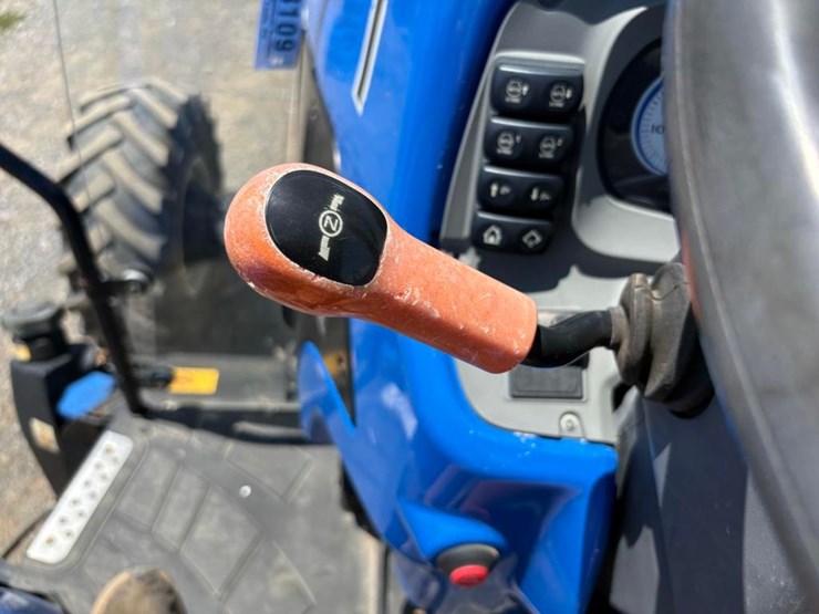new-holland-workmaster-95-image-10