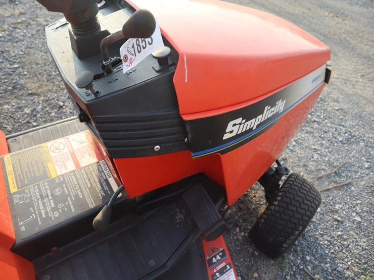 simplicity-lawn-tractor-image-15