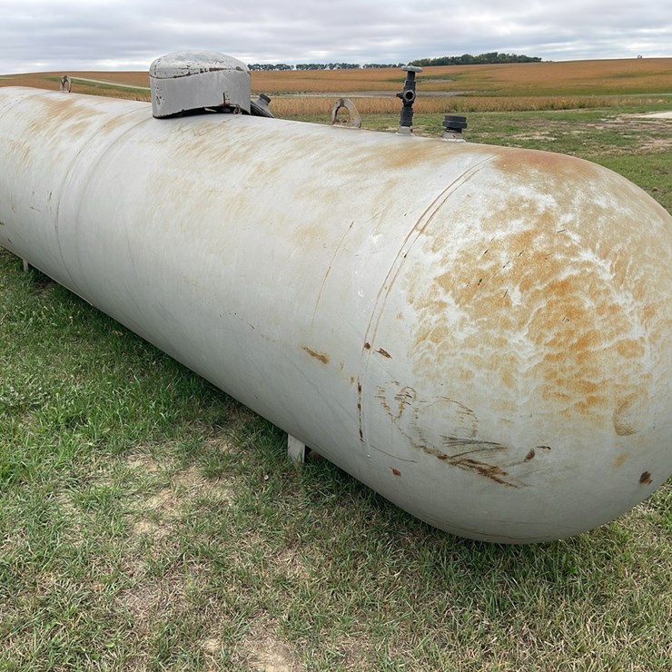 1,000 gal Propane Tank