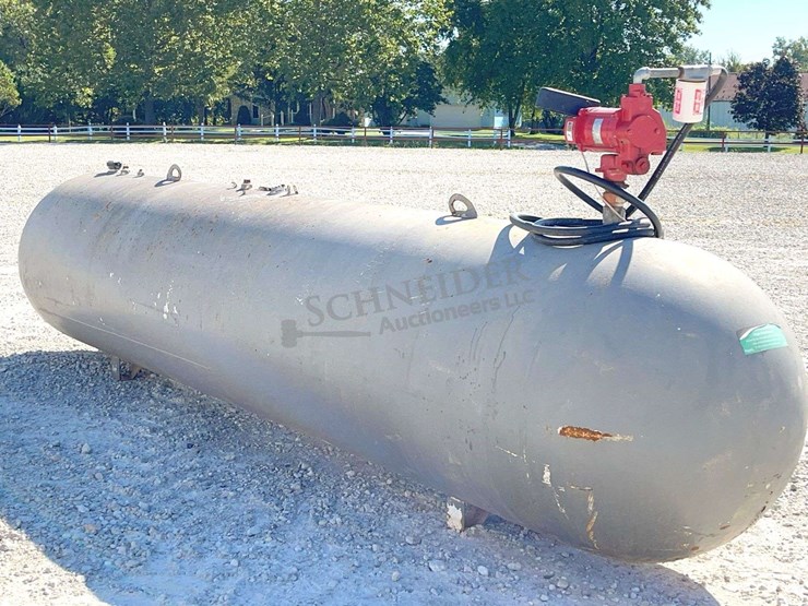 1,000-gallon-steel-fuel-tank-w/-fill-rite-pump-image-3