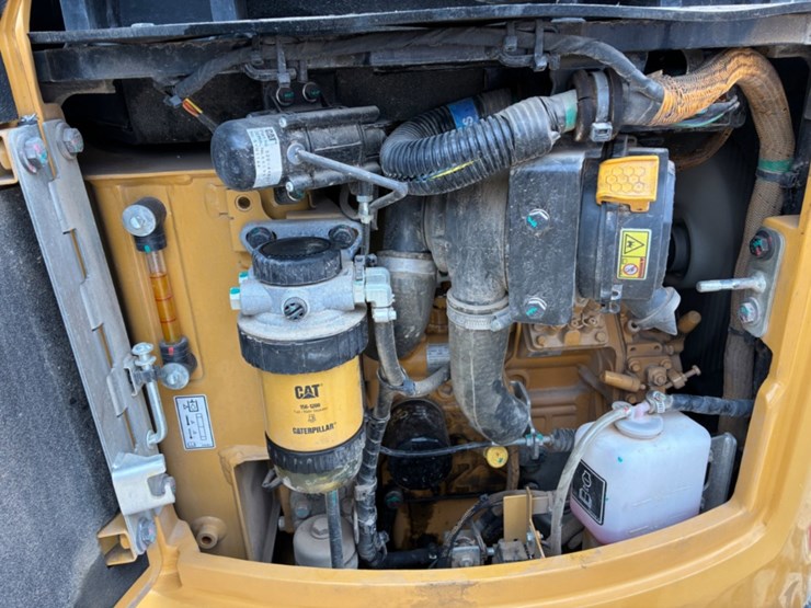 2024-caterpillar-436-image-7