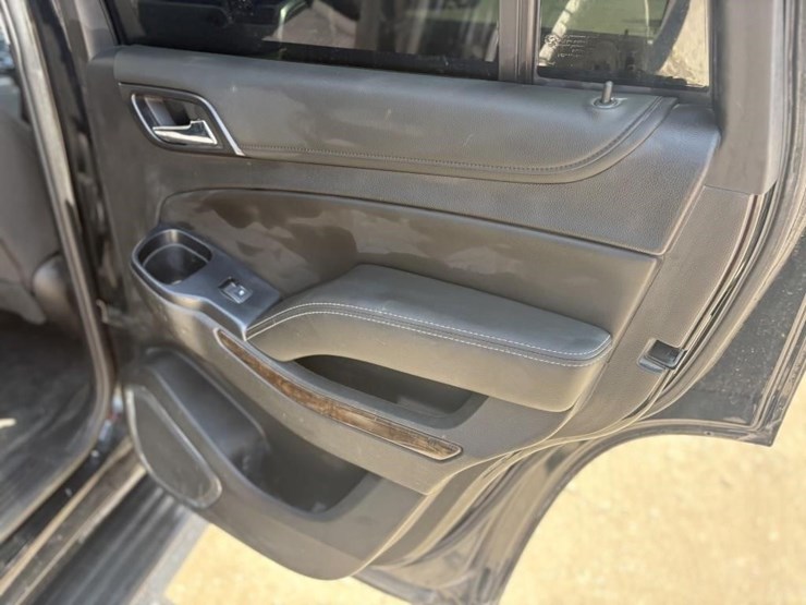 2019-chevrolet-tahoe-image-20