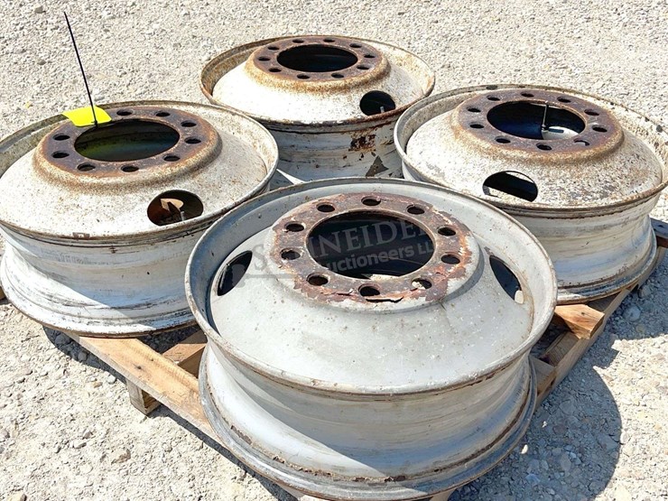 4--steel-24.5"-truck-rims-image-1