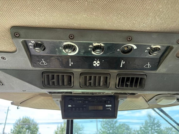 john-deere-4560-image-21