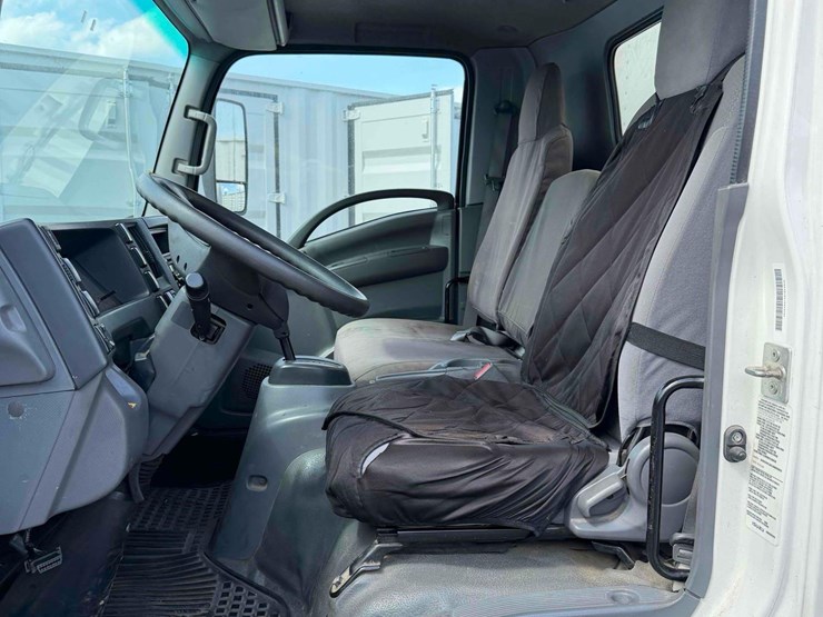 2018-isuzu-npr-hd-image-18