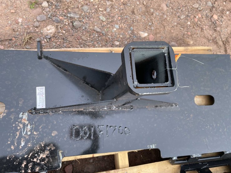 #5100-•-skid-steer-2"-hitch-receiver-v2-image-3