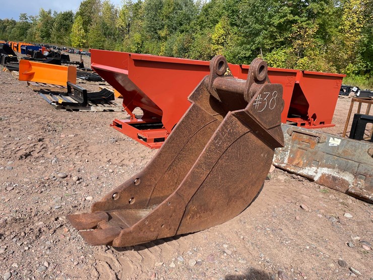 #5073-•-excavator-bucket-image-1