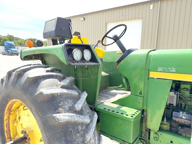 john-deere-4230-image-32
