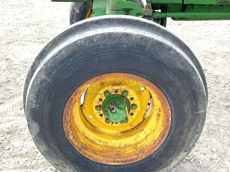 john-deere-2840-image-11