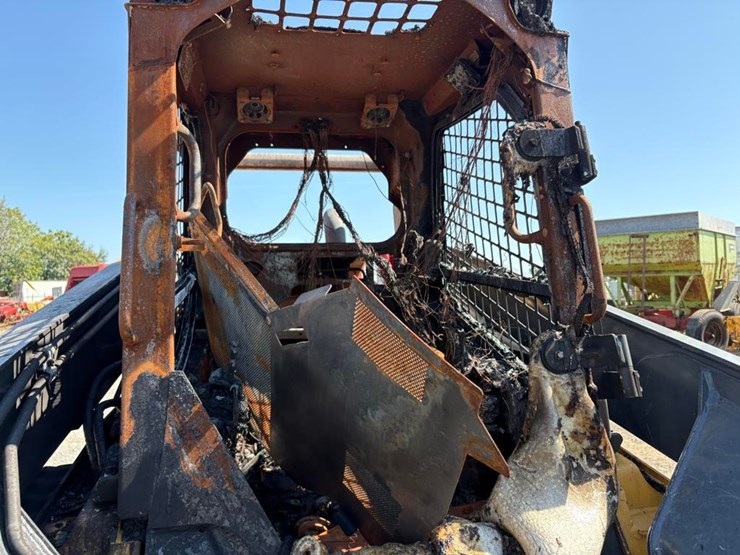 deere-333g-image-16