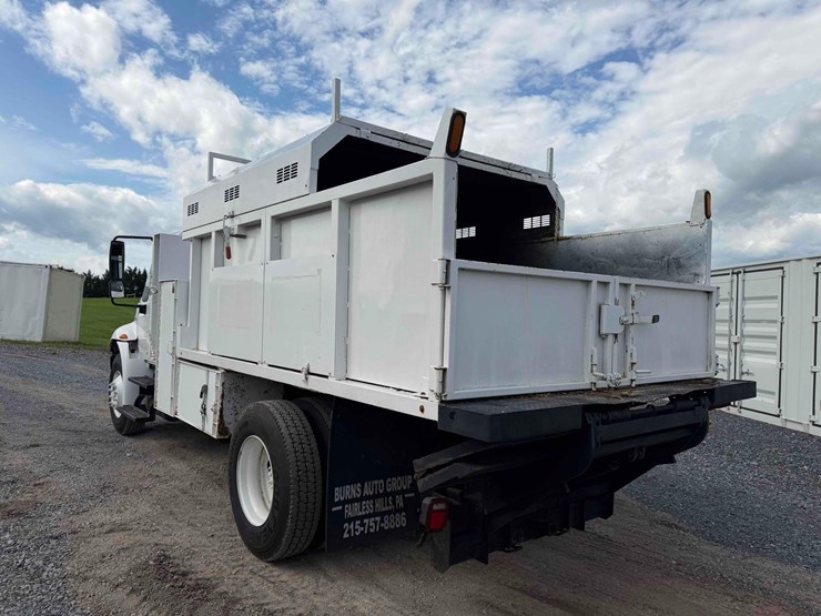 2013-international-4300m7-chipper-truck-image-3