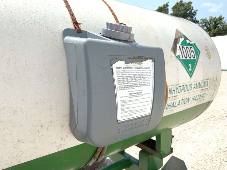 1,000-gallon-anhydrous-wagon-image-30