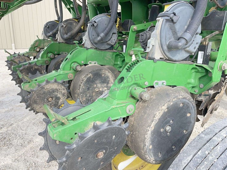 john-deere-1790-image-30