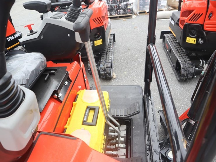 tpm-18hh-mini-excavator-image-8