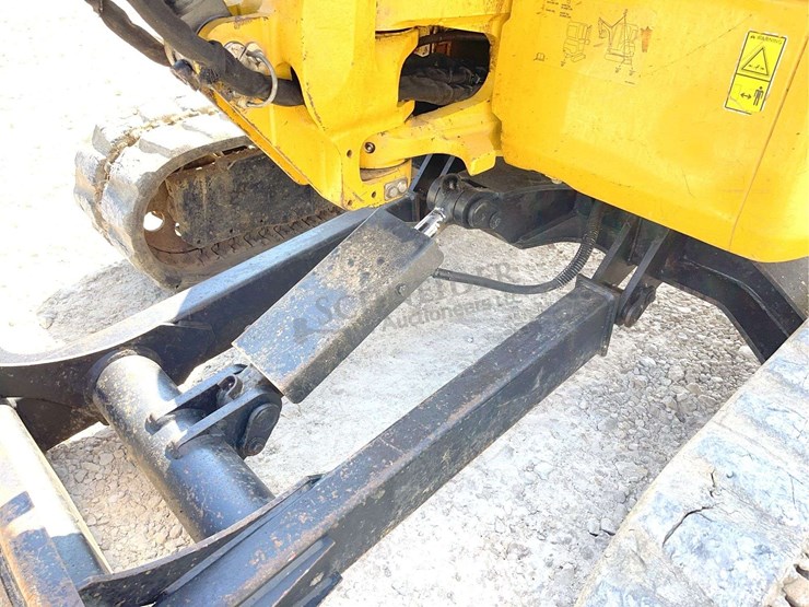 2012-caterpillar-304d-cr-image-33