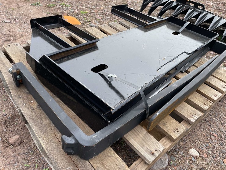 #5105-•-45-in.-skid-steer-fork-frame-v2-with-42-in.-forks-image-3