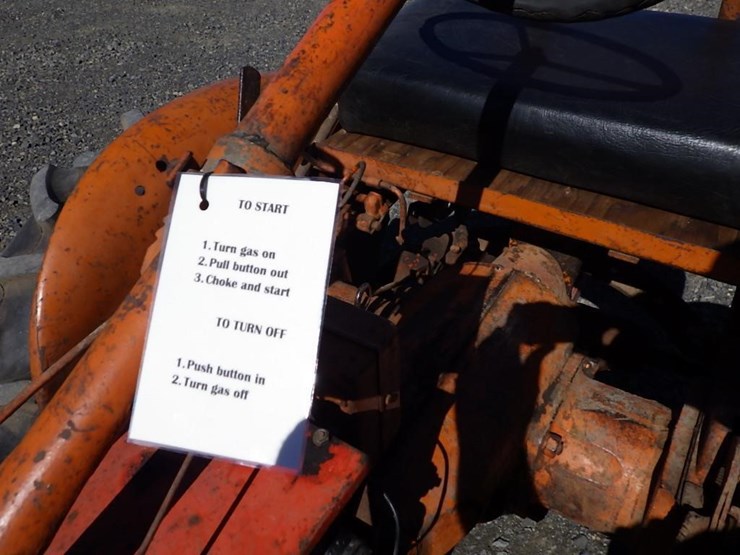 allis-chalmers-b-tractor-image-13
