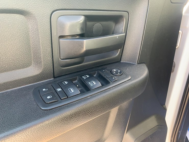 2017-dodge-2500-image-14