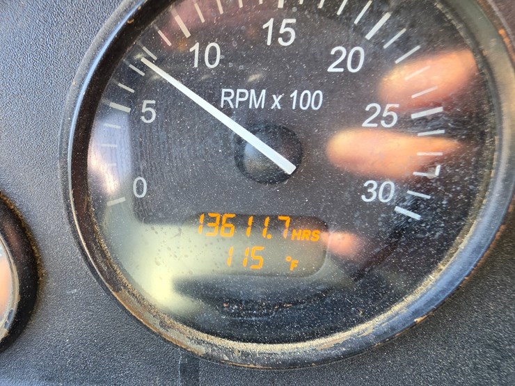 2012-peterbilt-382-image-92