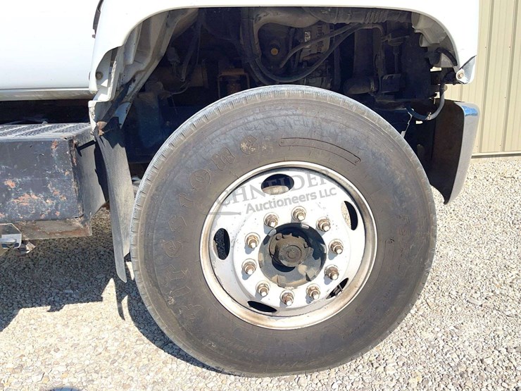 2002-chevrolet-c7500-single-axle-grain-truck-image-15