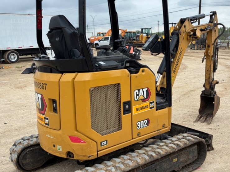 2024-caterpillar-c11-image-3