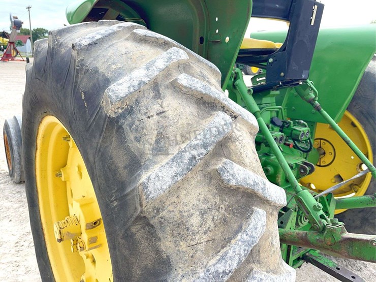 john-deere-2840-image-25