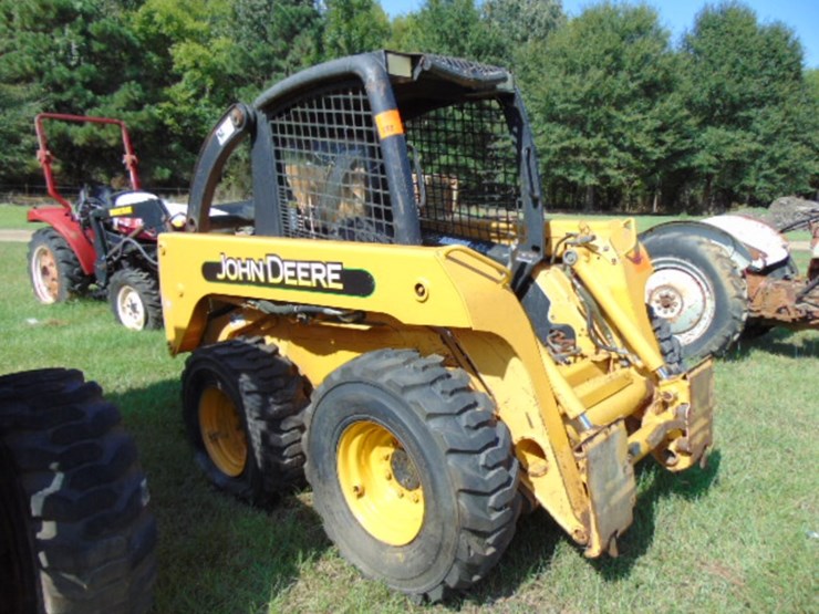 john-deere-230-image-1