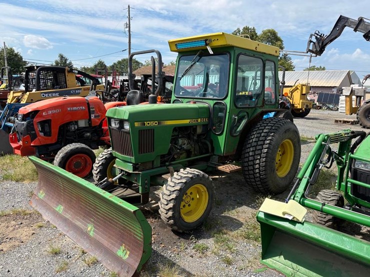 john-deere-1050-image-1