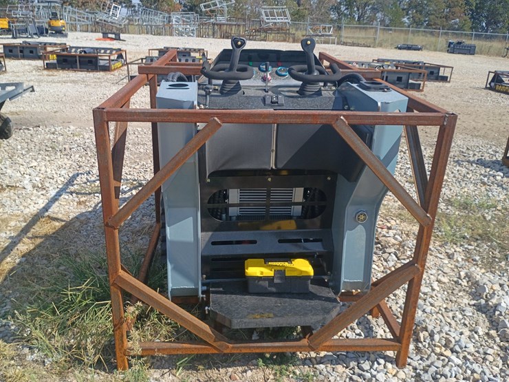 #26907-•-2026-diesel-sdlanch-ssl1200-mini-skid-steer-image-3